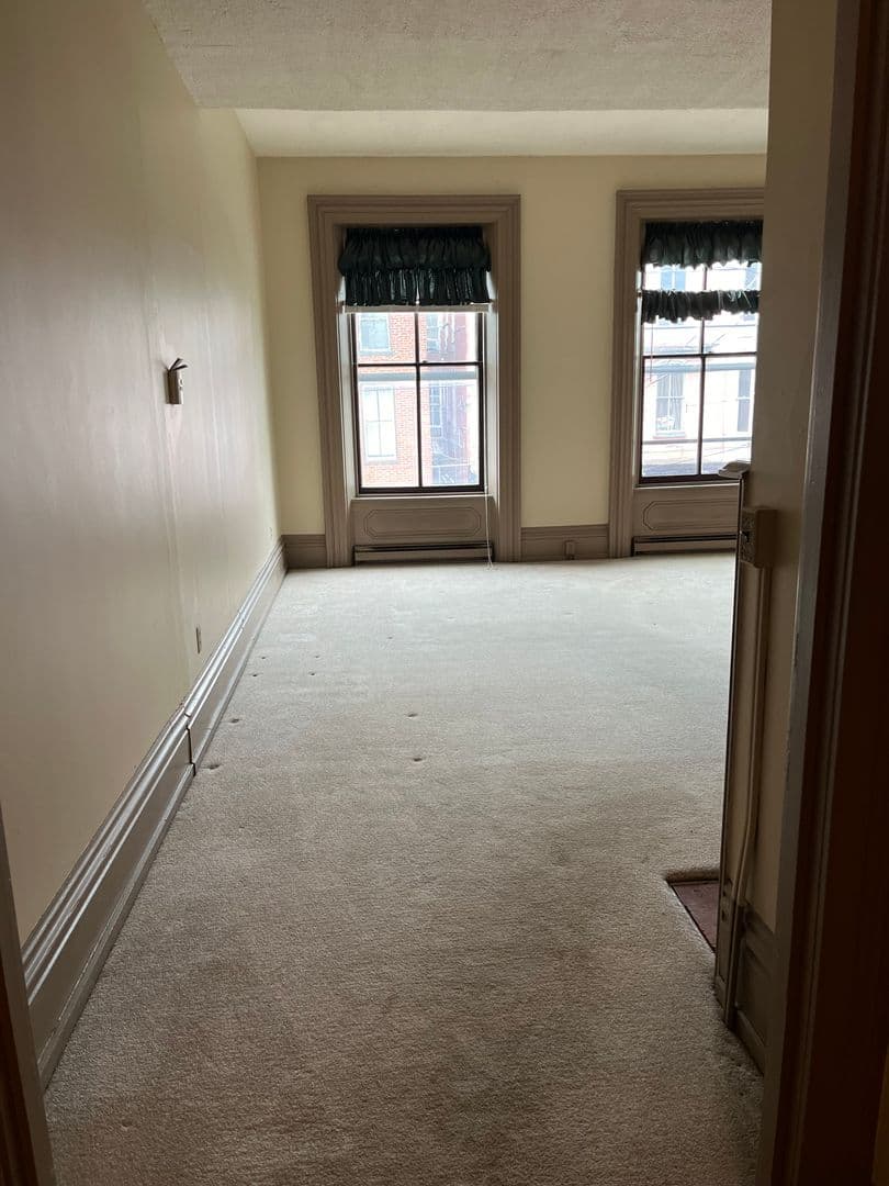 Chambersburg Apartment: 127 Lincoln Way W