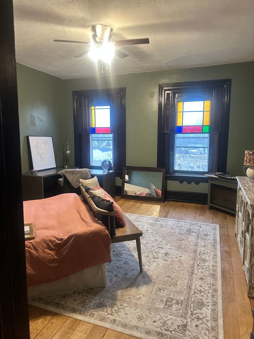 Greencastle Apartment: 138 S Carlisle St