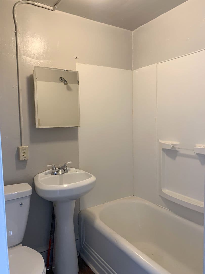McConnellsburg Apartment: 204 Lincoln Way East