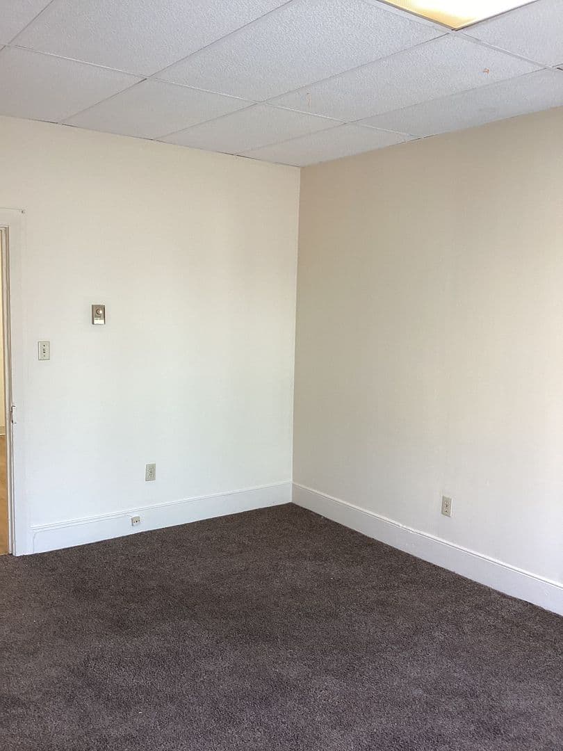 Shippensburg Apartment: 212 E King St