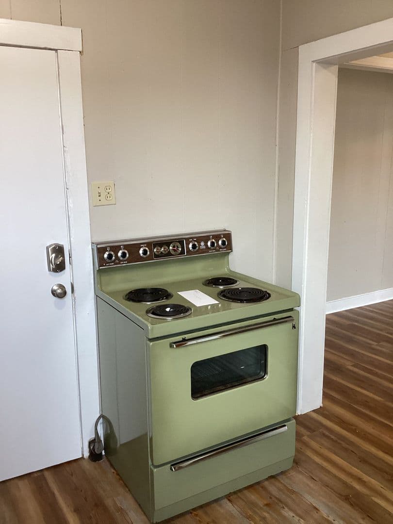 Shippensburg Apartment: 31 W King St