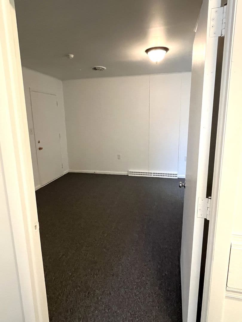 Fayetteville Apartment: 5075 Lincoln Way E