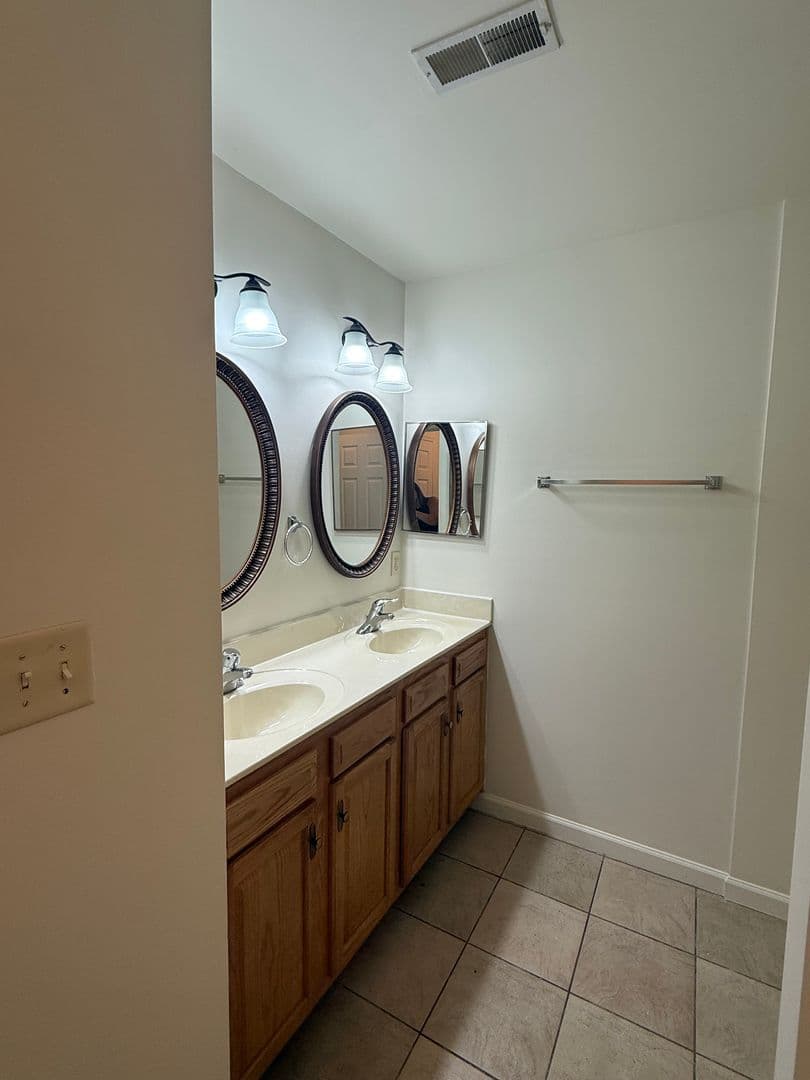 Shippensburg Apartment: 2 Morningstar Lane