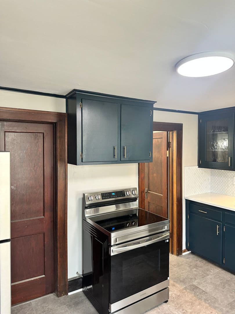Greencastle Apartment: 138 S Carlisle St