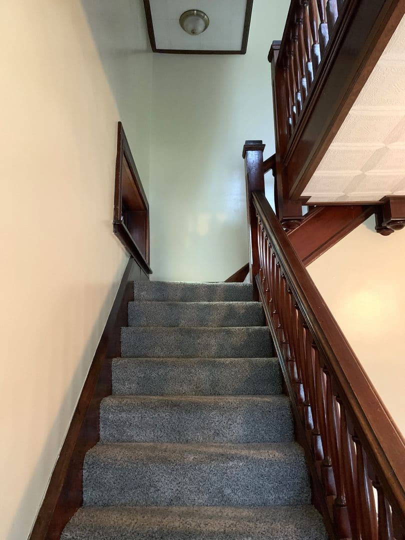 Shippensburg House: 218 N Prince St