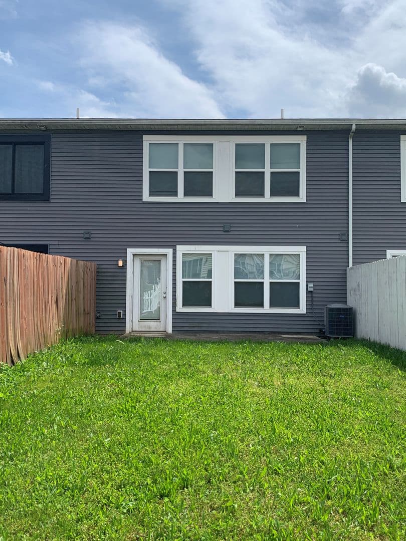 Chambersburg Townhome: 202 Meriweather Dr