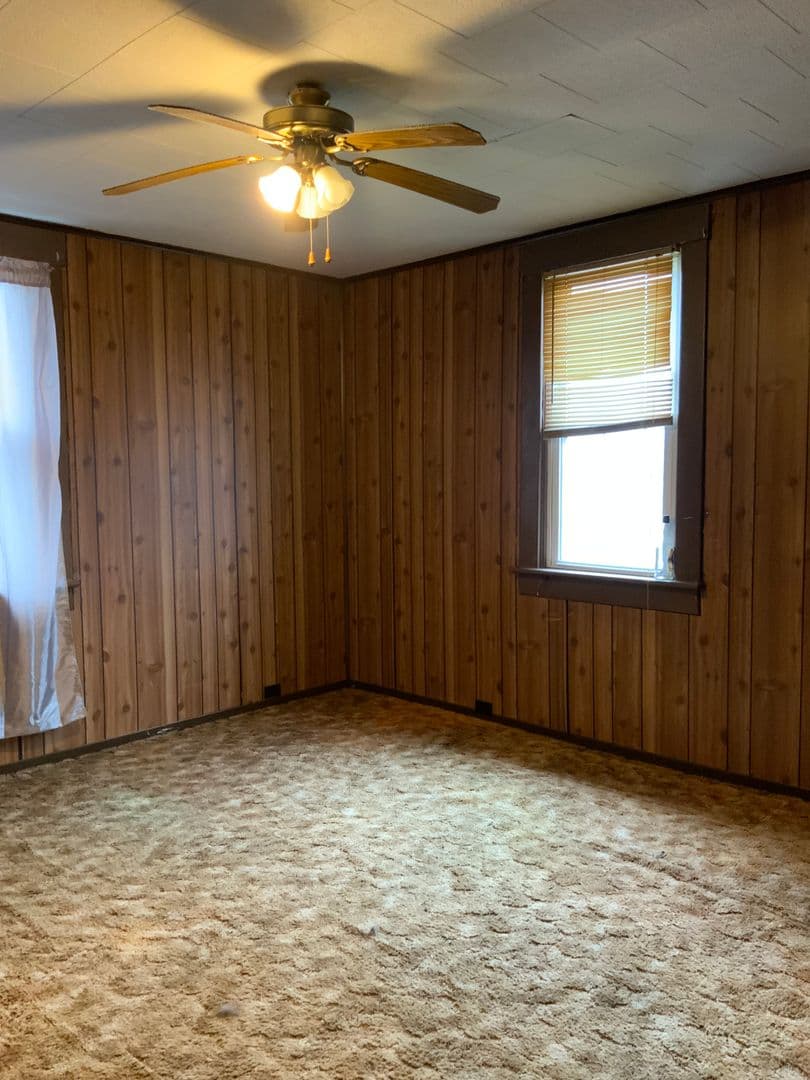 Johnstown House: 337 Decker Ave