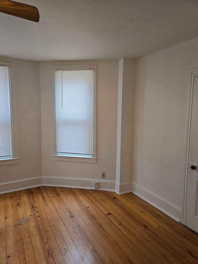 Chambersburg Apartment: 552 E King St