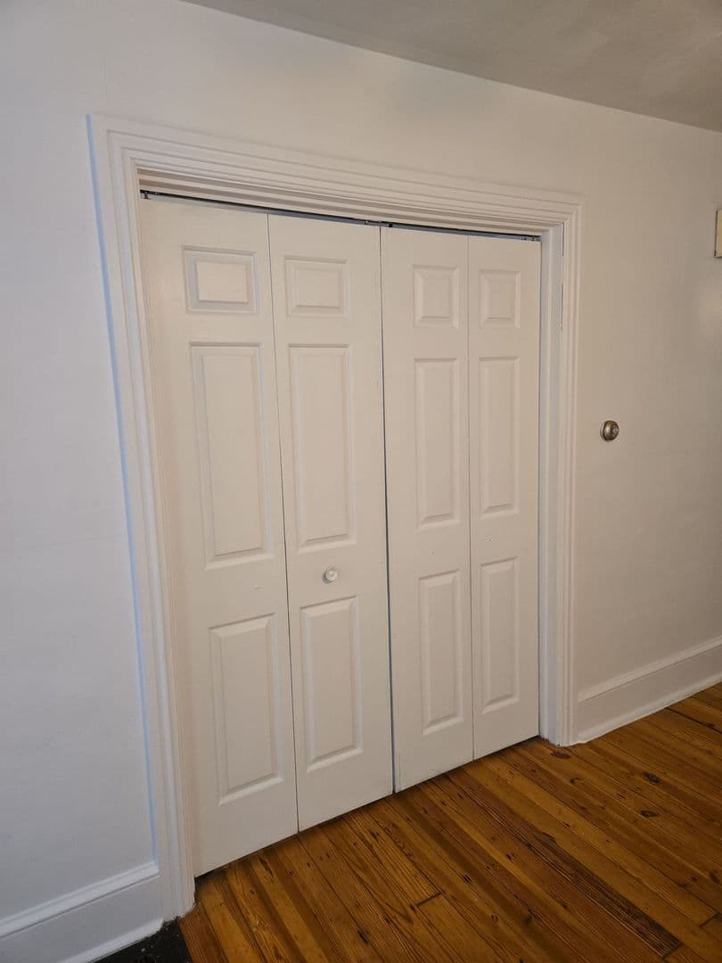 Chambersburg Apartment: 552 E King St