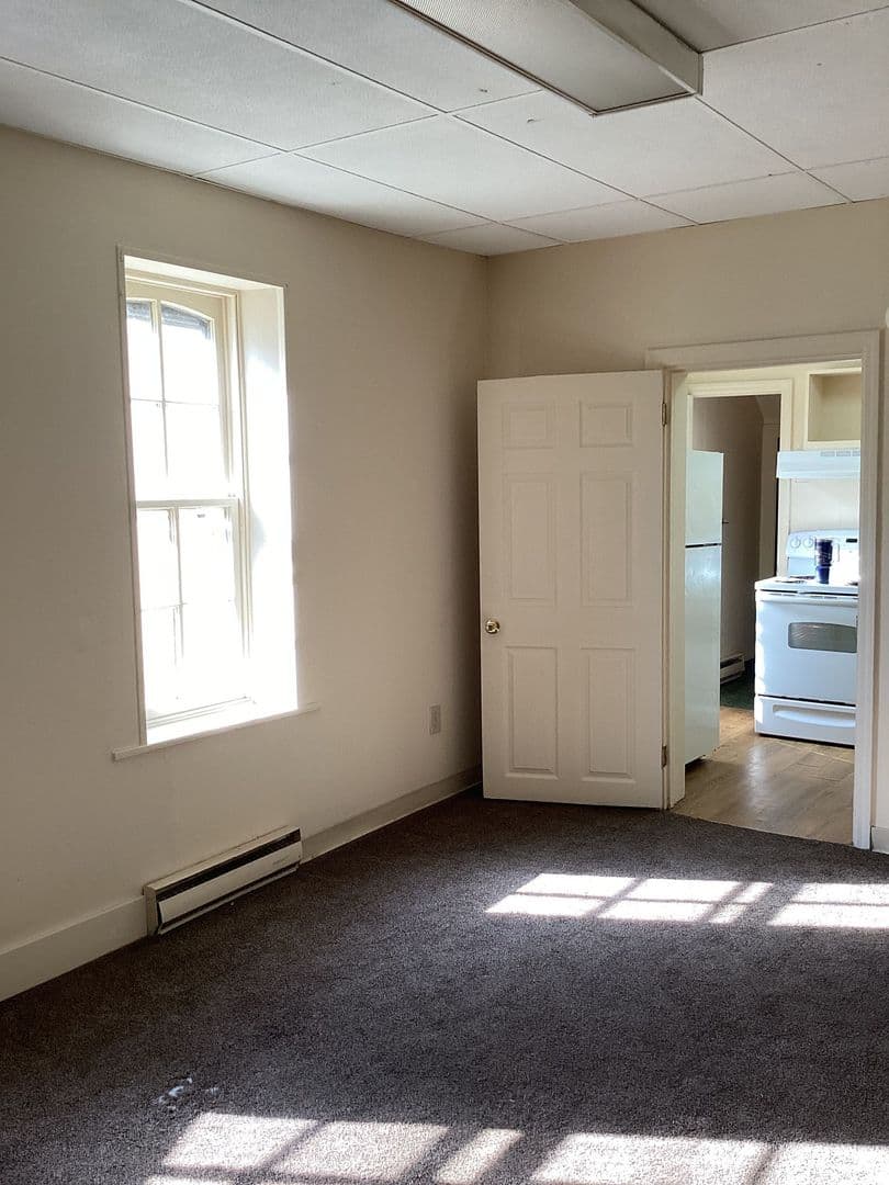 Shippensburg Apartment: 212 E King St