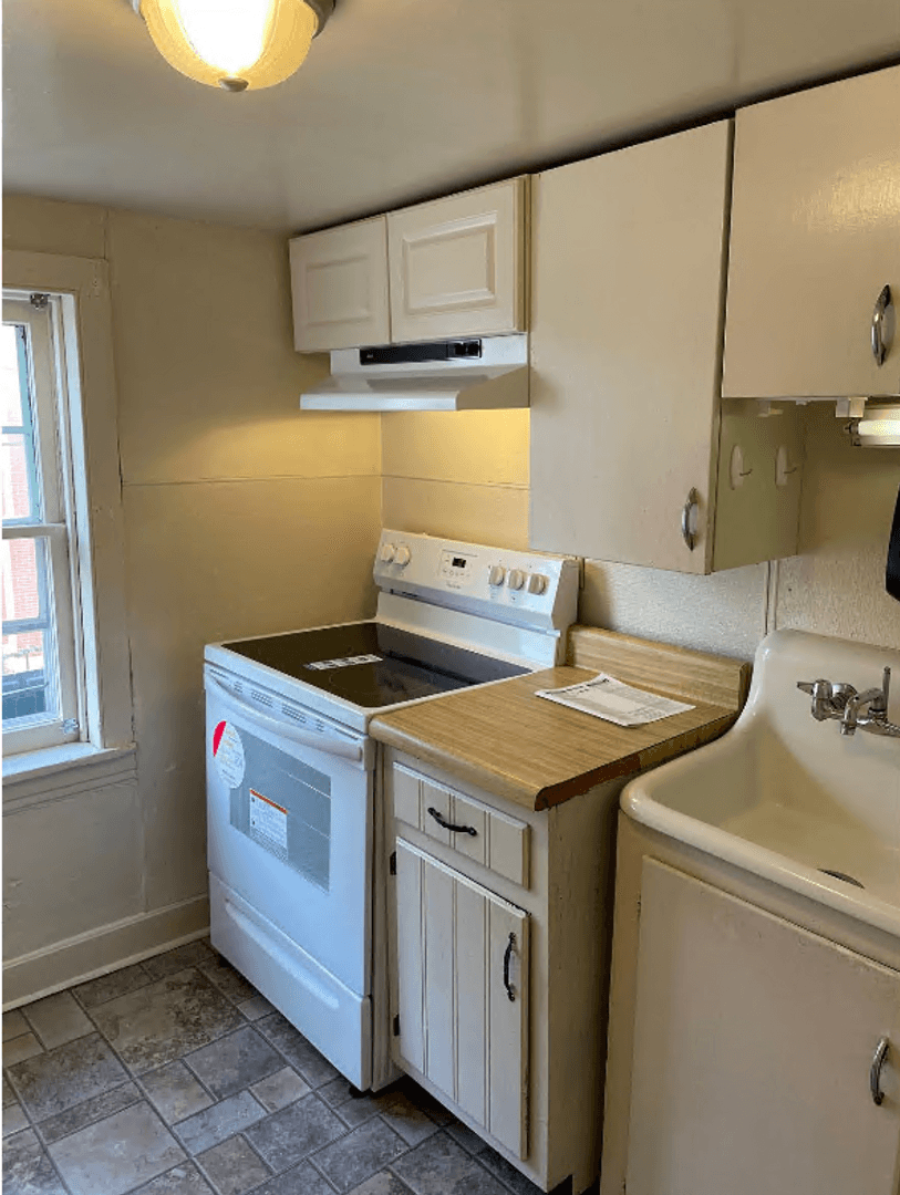 Waynesboro Apartment: 105 S Church St