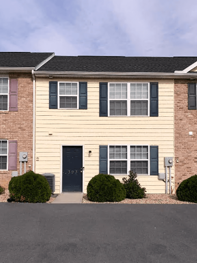 Chambersburg Apartment: 391-405 Lantern Ln