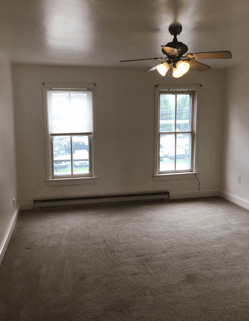 Chambersburg Apartment: 726 Lincoln Way East