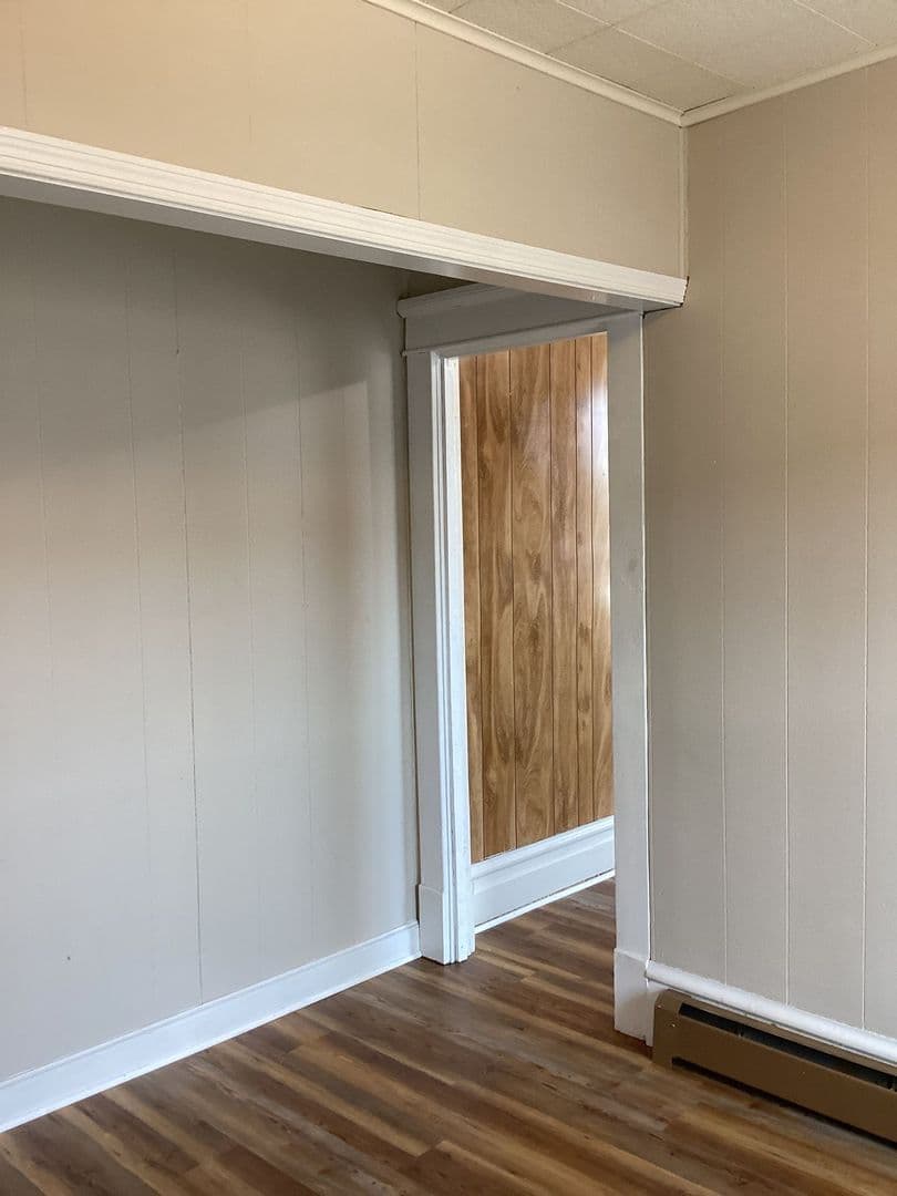 Shippensburg Apartment: 31 W King St