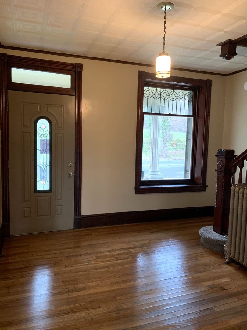 Shippensburg House: 218 N Prince St