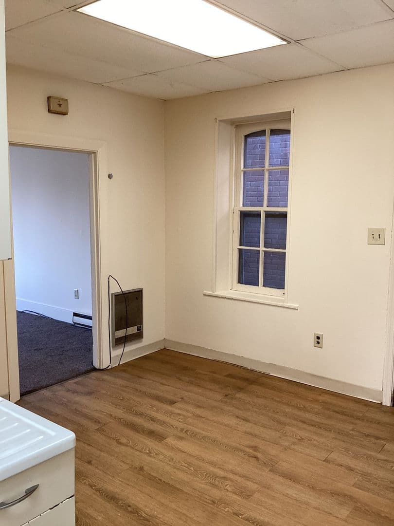 Shippensburg Apartment: 212 E King St