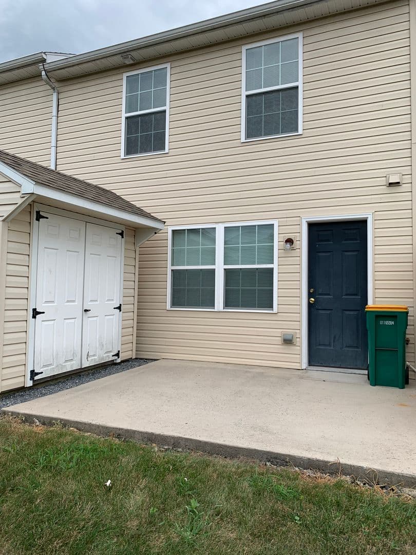 Chambersburg Apartment: 391-405 Lantern Ln
