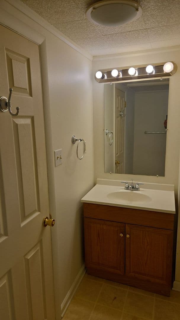 Shippensburg Apartment: 134-136 S Gettle Ave