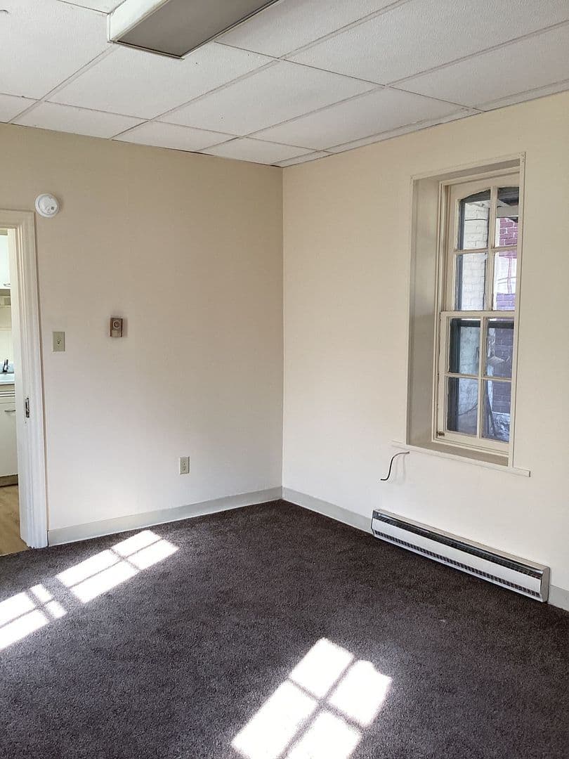 Shippensburg Apartment: 212 E King St
