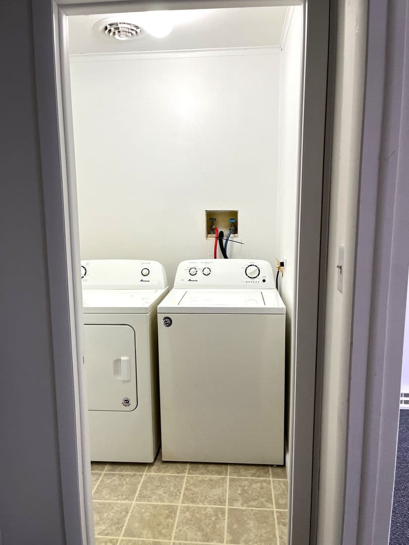 Fayetteville Apartment: 5075 Lincoln Way E