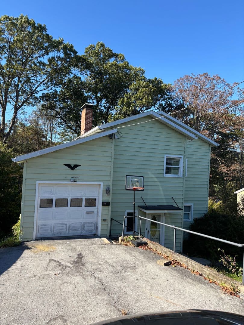 Johnstown House: 216 Leon st