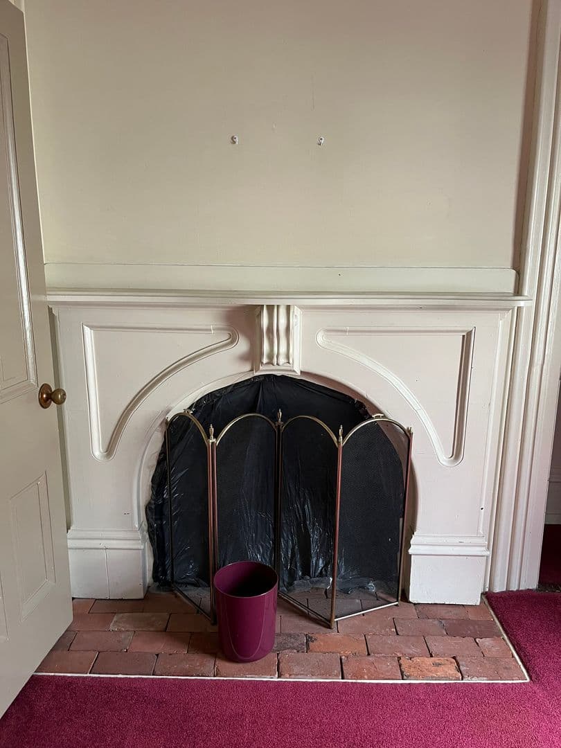 Chambersburg Apartment: 127 Lincoln Way W