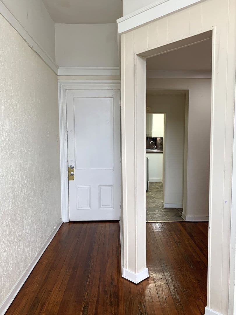 Chambersburg Apartment: 149 S Main St