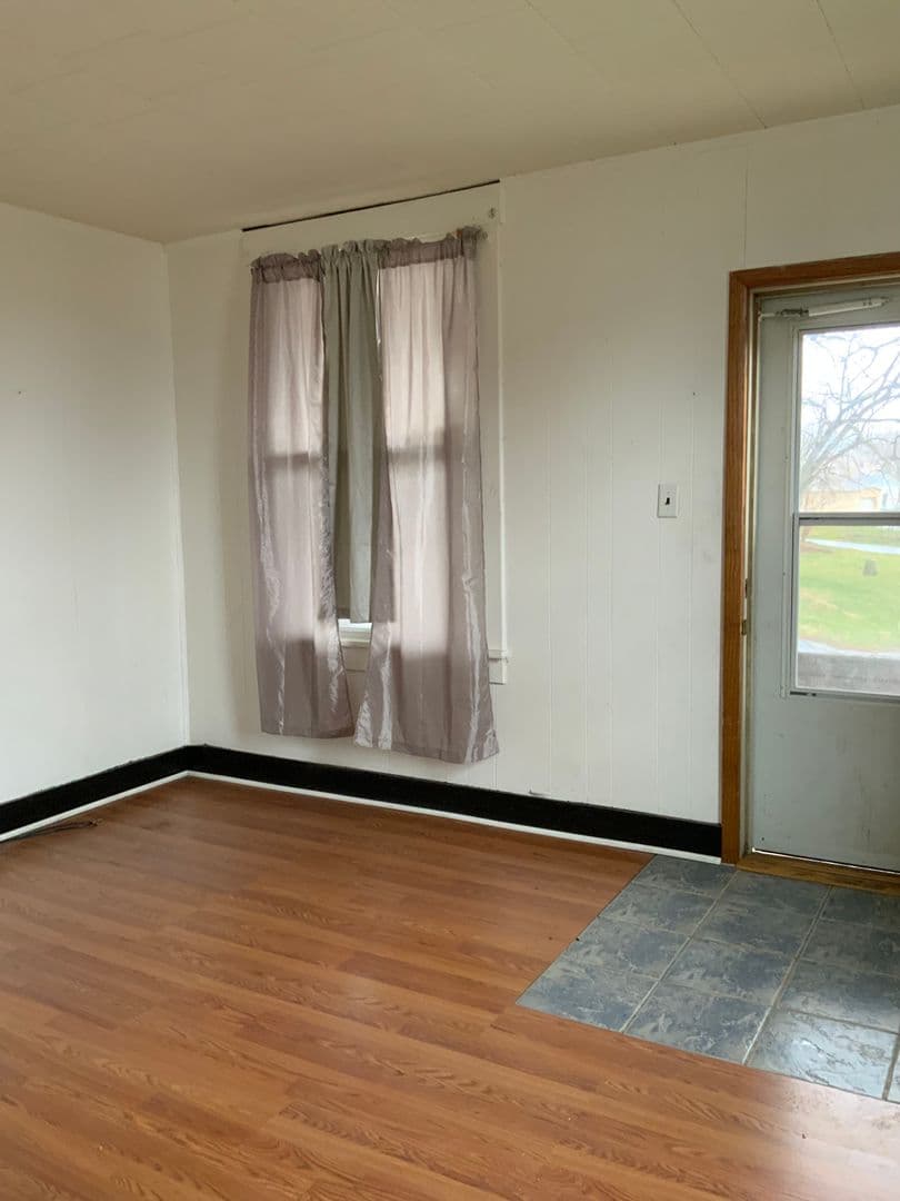 Johnstown House: 337 Decker Ave