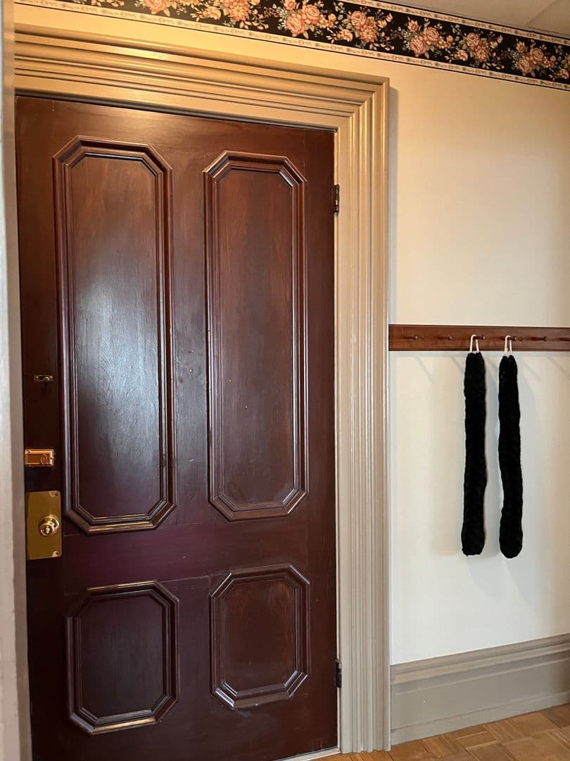 Chambersburg Apartment: 127 Lincoln Way W