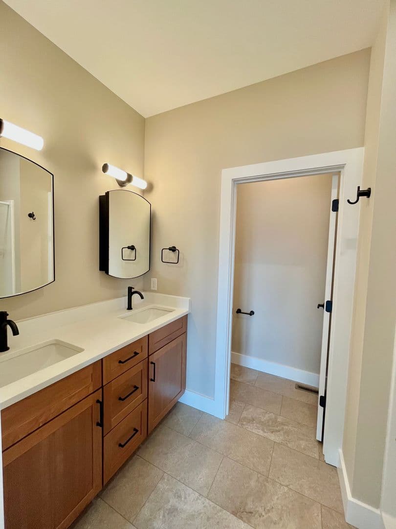 Waynesboro Apartment: 13-23 Philadelphia Ave