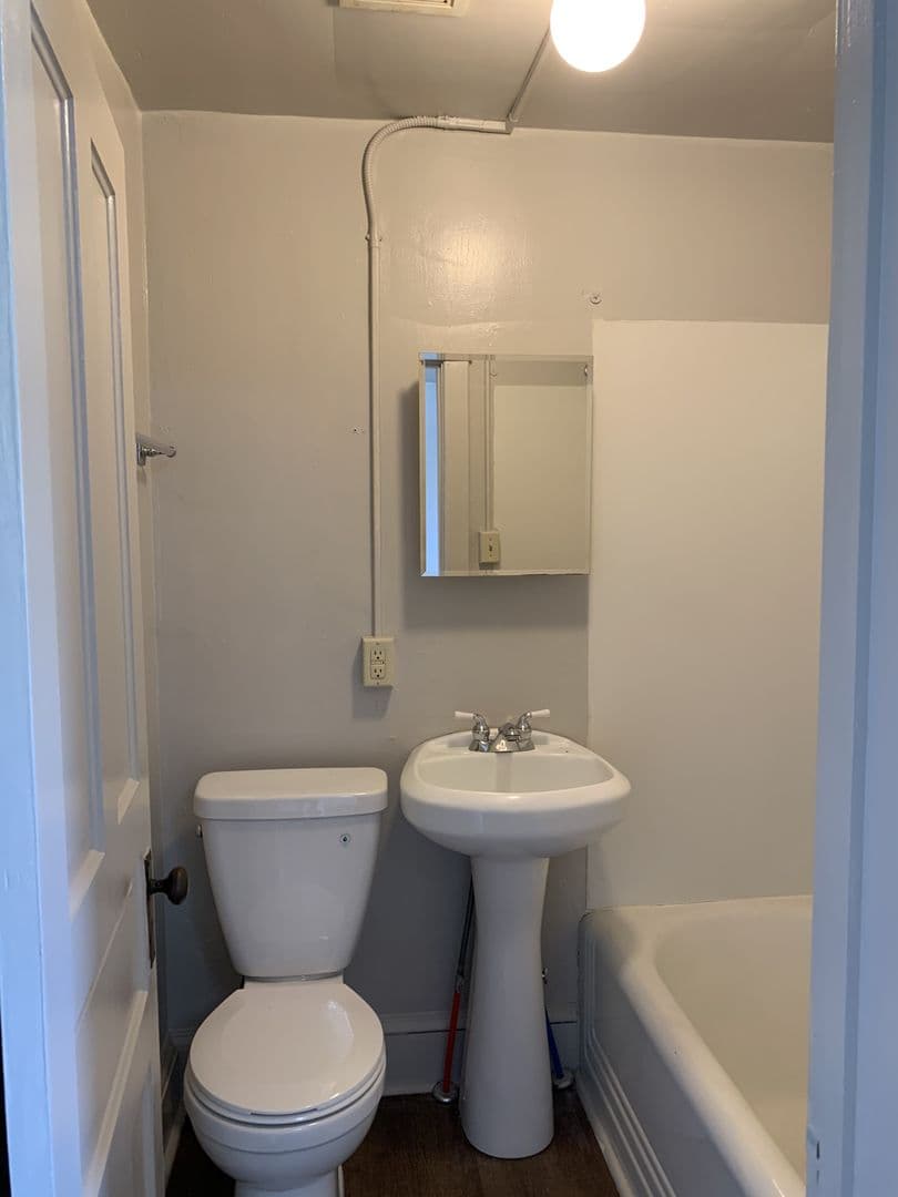 McConnellsburg Apartment: 204 Lincoln Way East