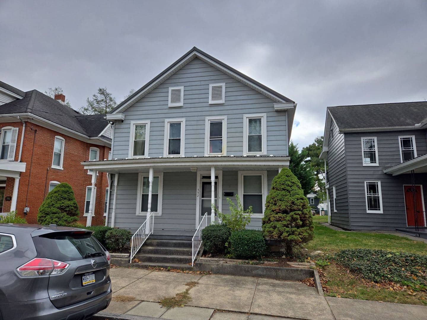 Chambersburg Apartment: 552 E King St