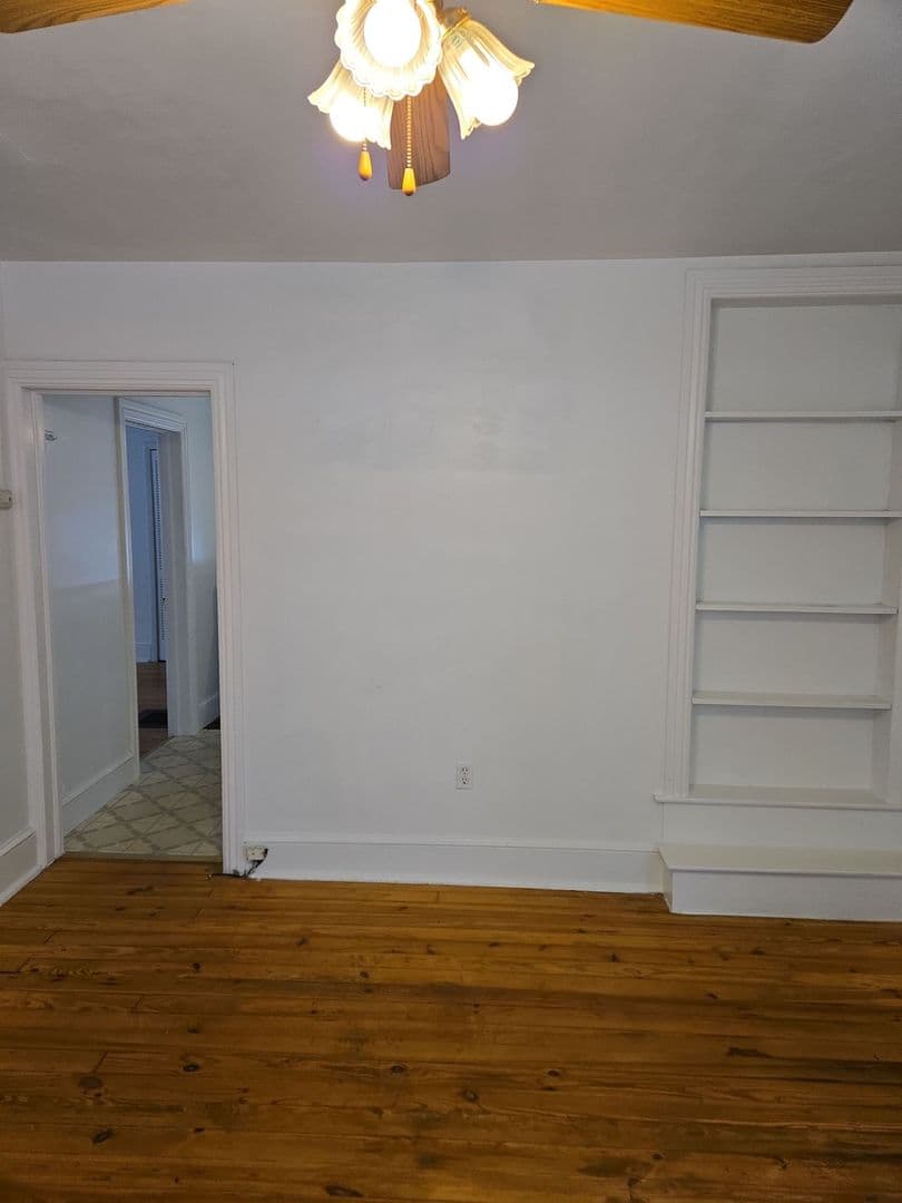 Chambersburg Apartment: 552 E King St