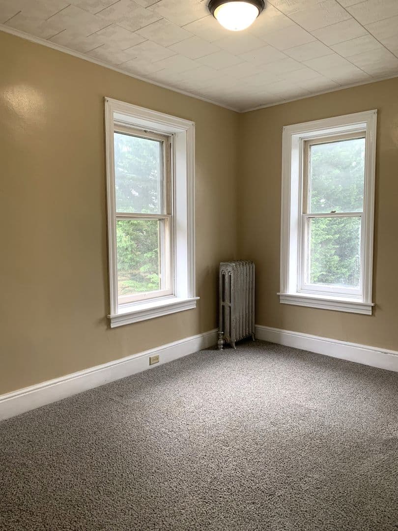 Shippensburg House: 218 N Prince St