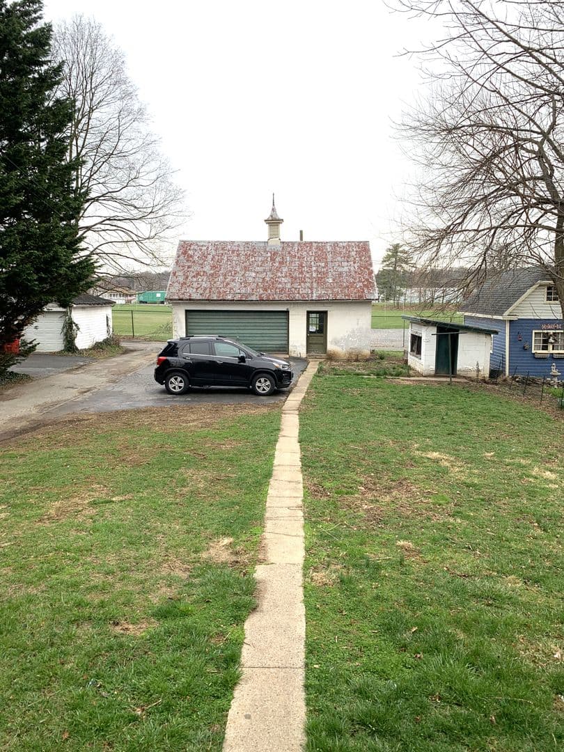 Shippensburg House: 218 N Prince St