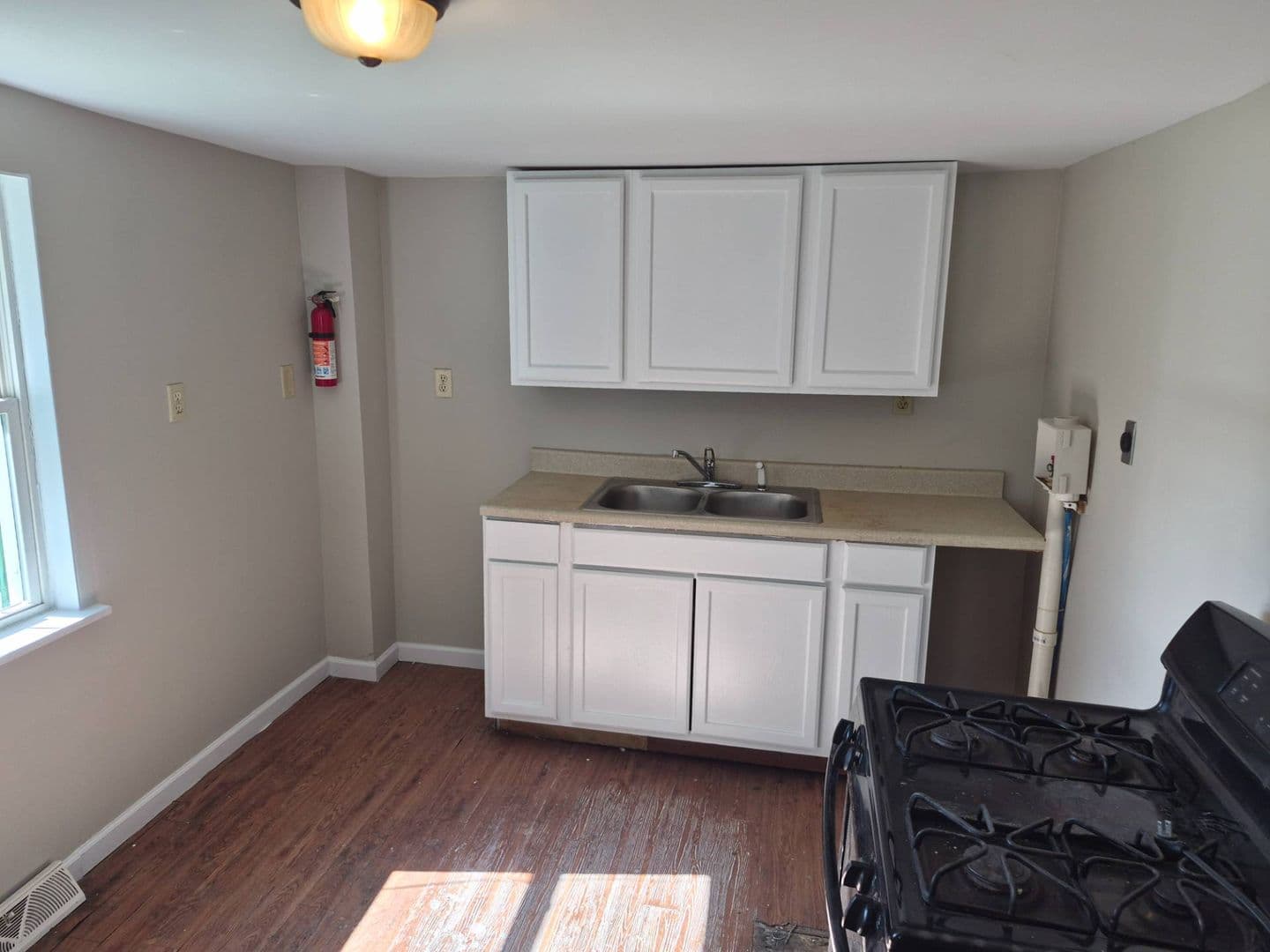 Chambersburg House: 34 W South St