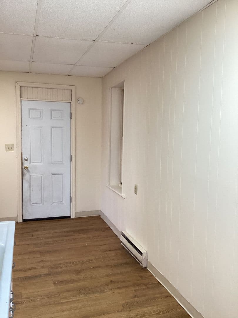 Shippensburg Apartment: 212 E King St