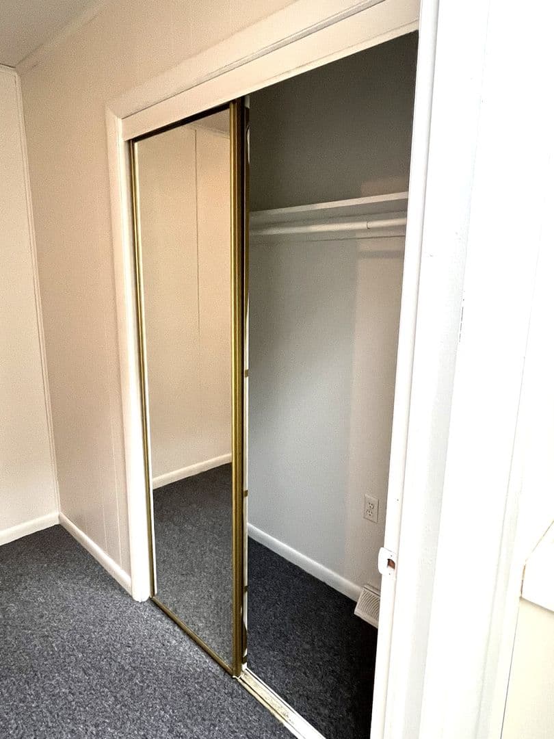 Fayetteville Apartment: 5075 Lincoln Way E
