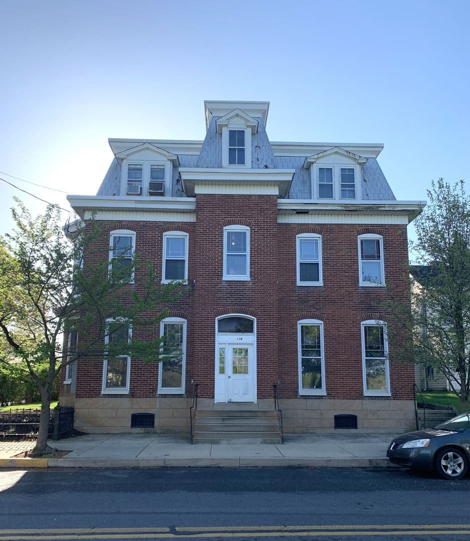Greencastle Apartment: 138 S Carlisle St