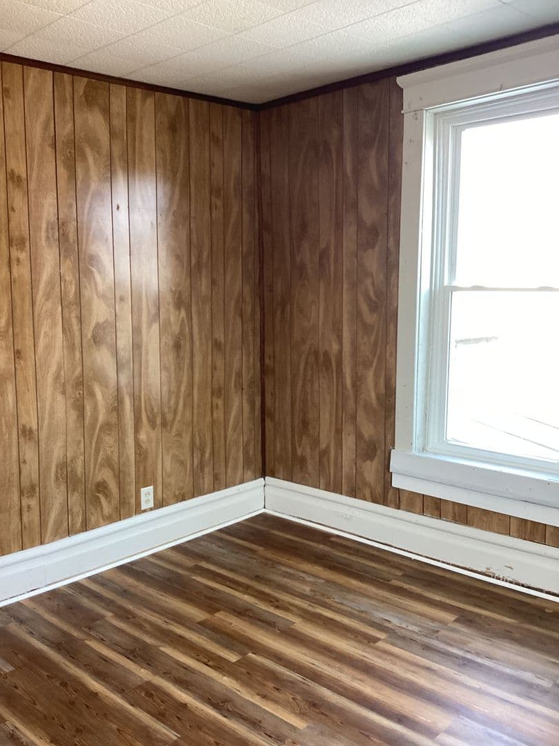 Shippensburg Apartment: 31 W King St