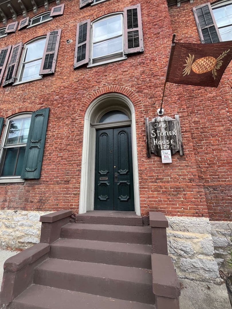 Chambersburg Apartment: 127 Lincoln Way W