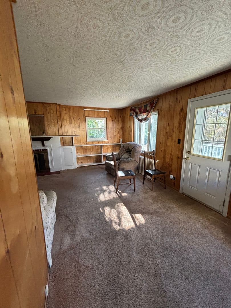 Johnstown House: 216 Leon st