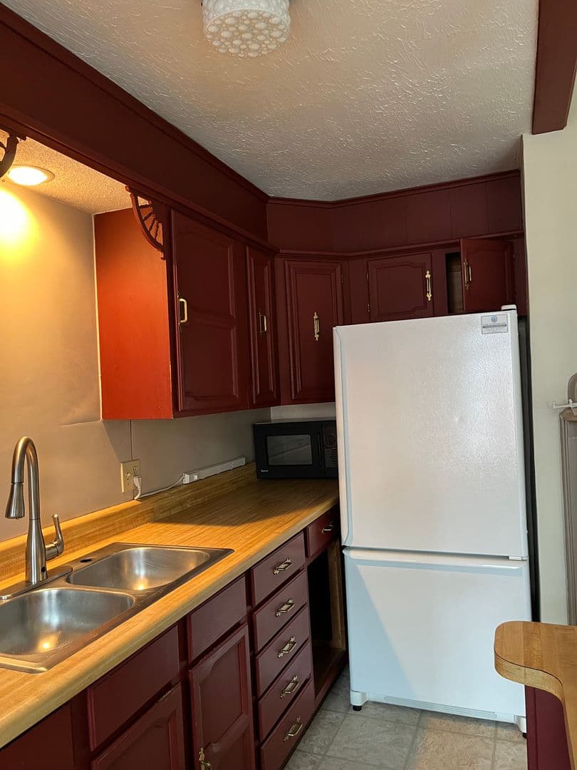 Chambersburg Apartment: 127 Lincoln Way W