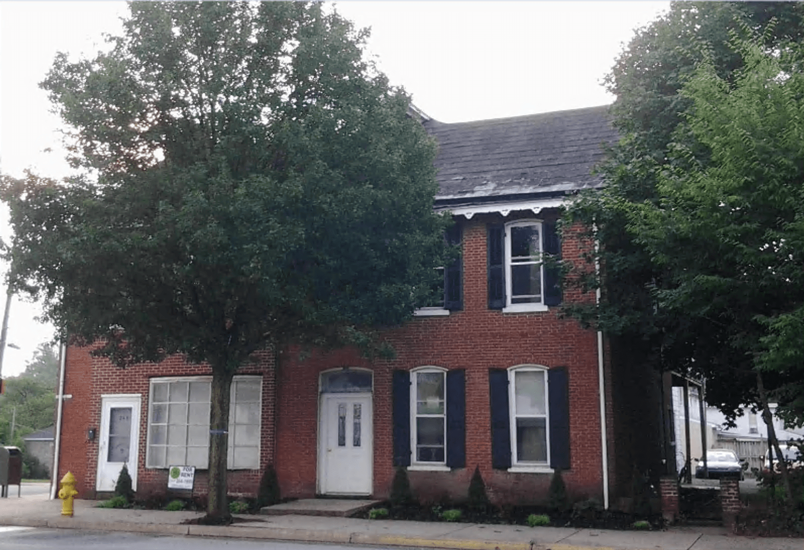 Shippensburg Apartment: 242 E King St