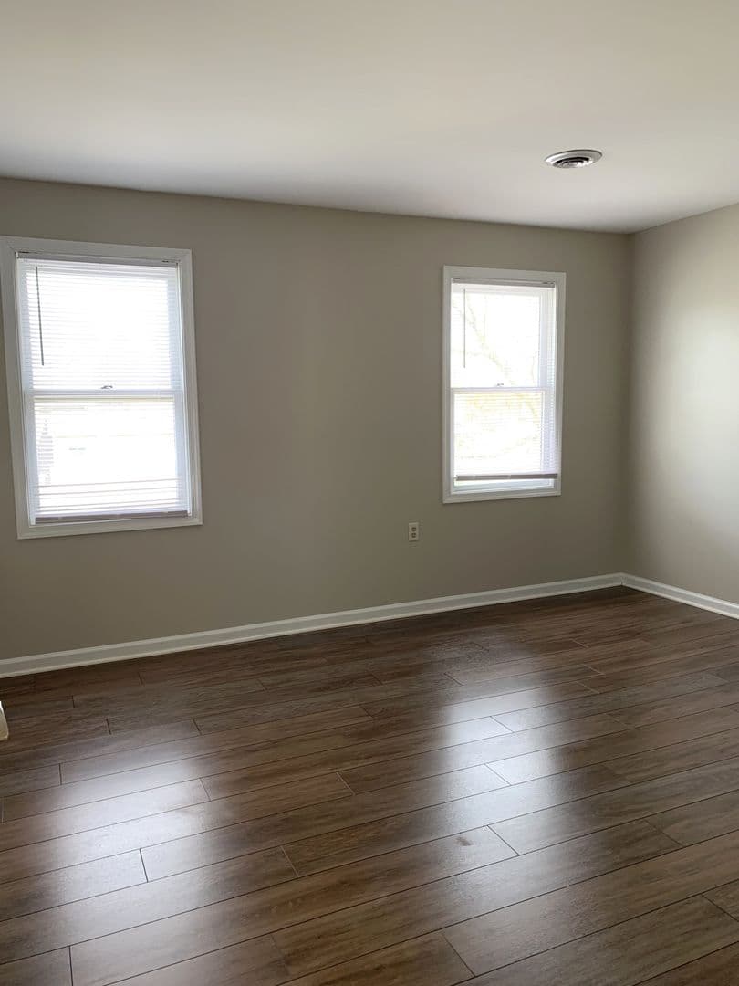 Chambersburg Apartment: 253 College Ave