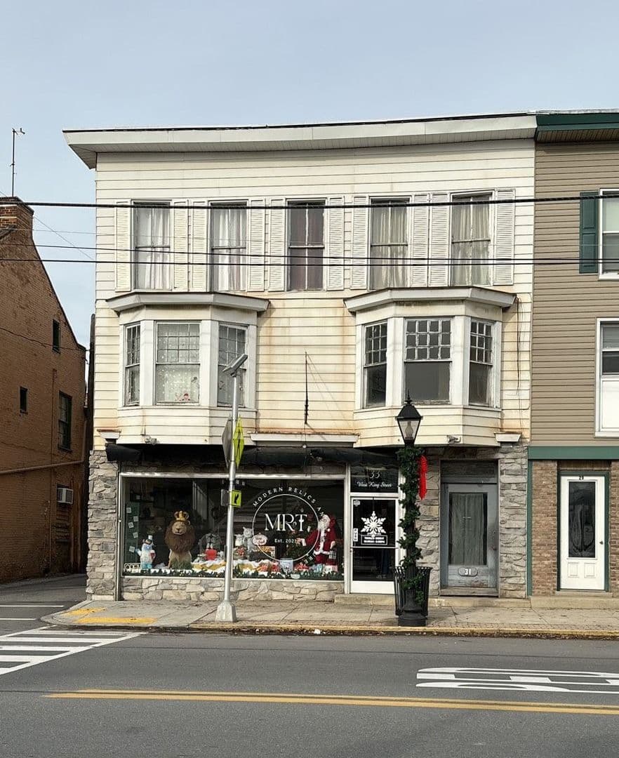 Shippensburg Apartment: 31 W King St