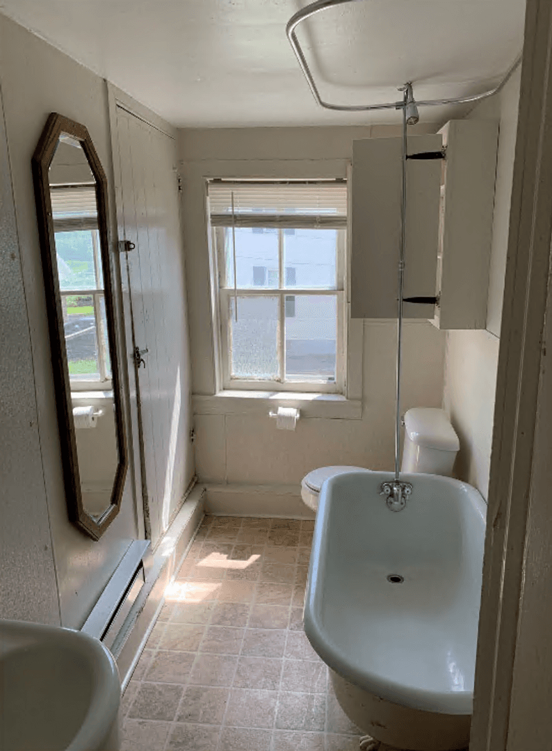 Waynesboro Apartment: 105 S Church St