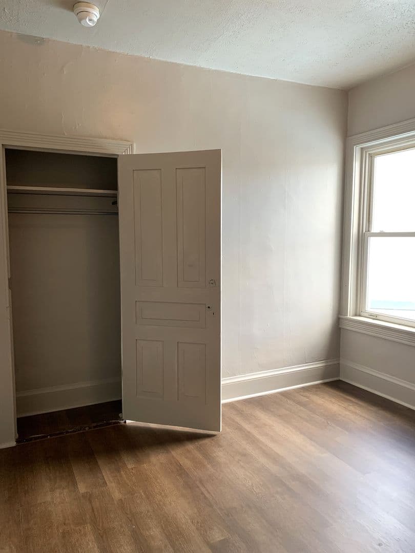McConnellsburg Apartment: 204 Lincoln Way East