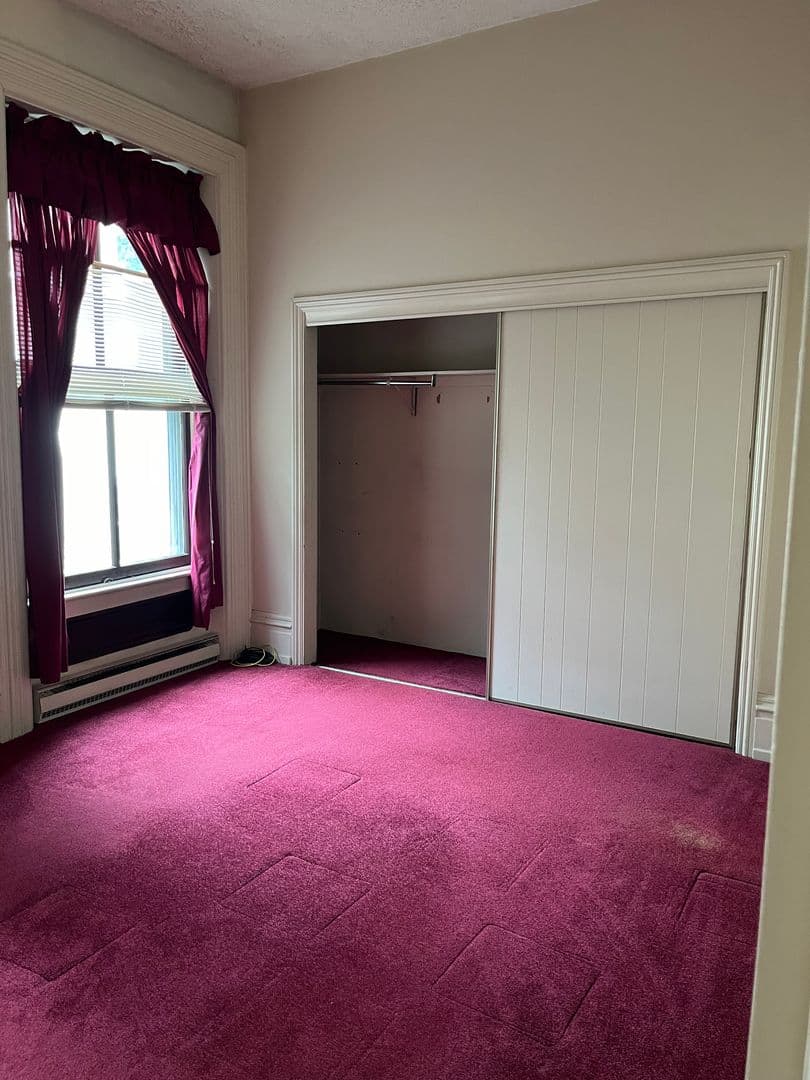 Chambersburg Apartment: 127 Lincoln Way W