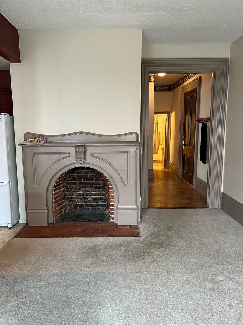 Chambersburg Apartment: 127 Lincoln Way W
